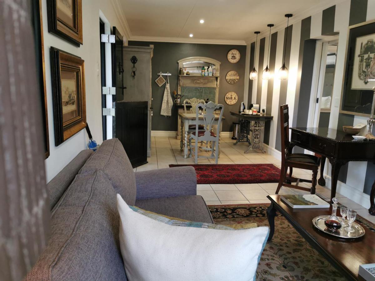 At 98 On Lynburn Guest House Pretoria Bagian luar foto