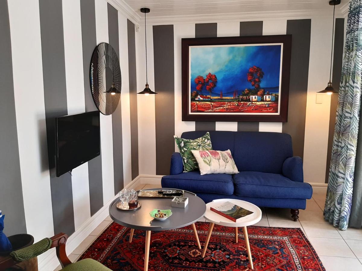 At 98 On Lynburn Guest House Pretoria Bagian luar foto