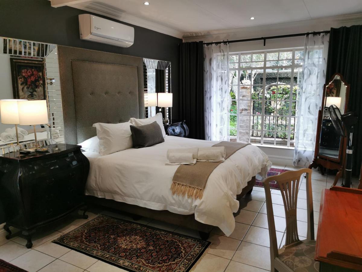 At 98 On Lynburn Guest House Pretoria Bagian luar foto