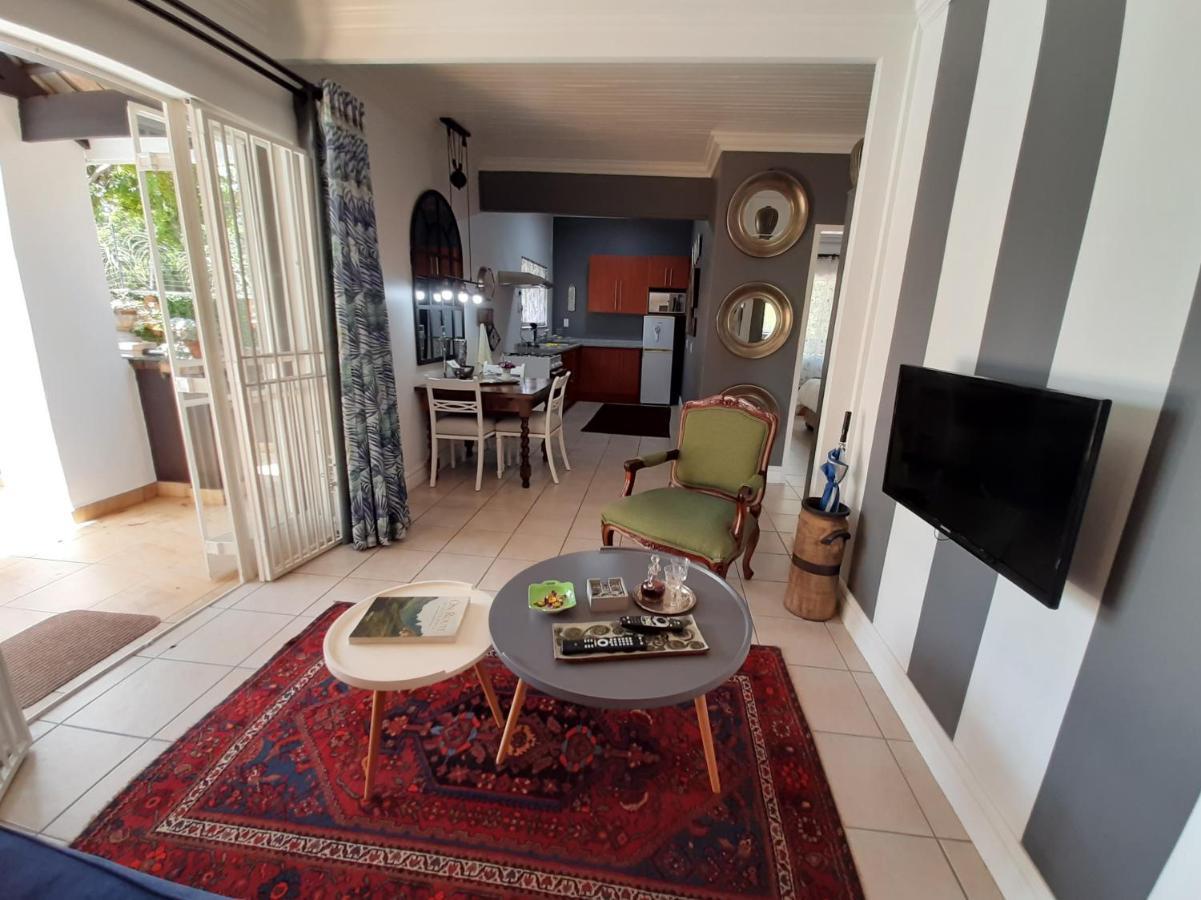 At 98 On Lynburn Guest House Pretoria Bagian luar foto