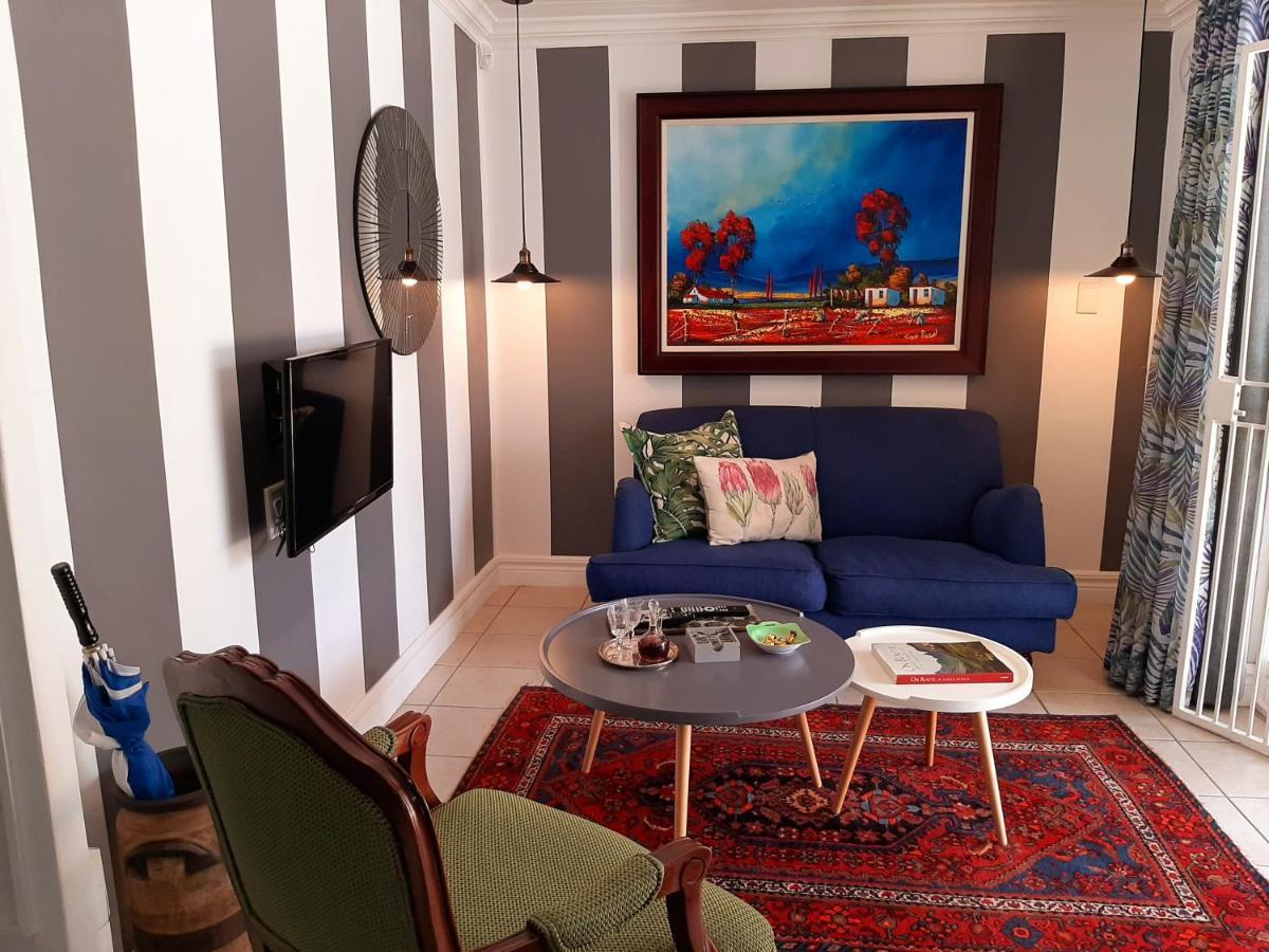 At 98 On Lynburn Guest House Pretoria Bagian luar foto