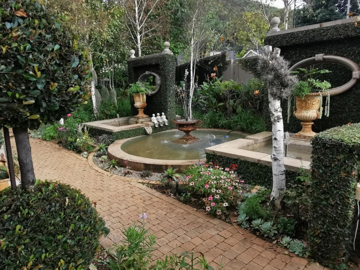 At 98 On Lynburn Guest House Pretoria Bagian luar foto