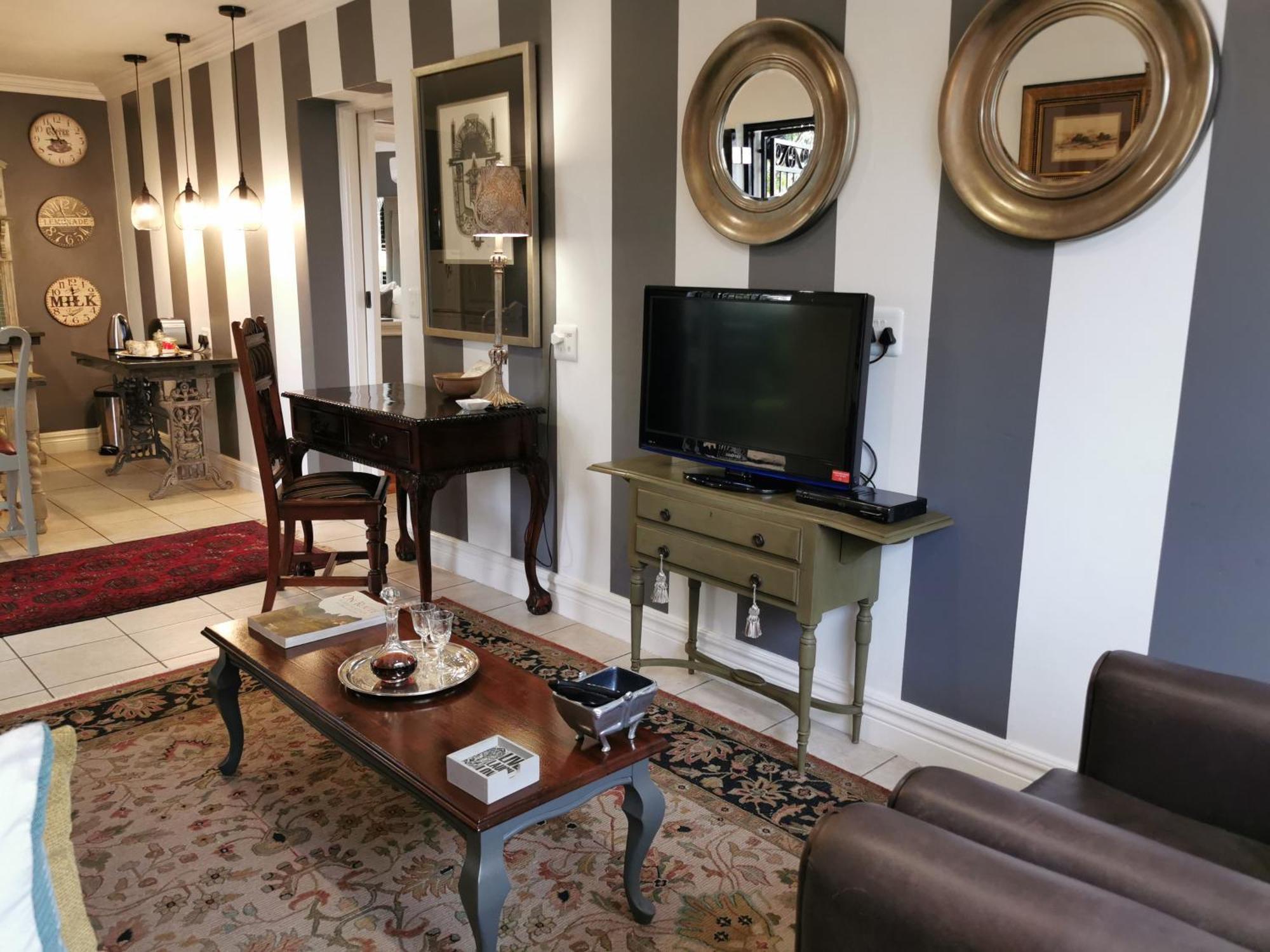 At 98 On Lynburn Guest House Pretoria Ruang foto
